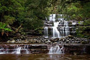 1.3 seconds provides an aesthetically-pleasing blur of the water movement of these falls